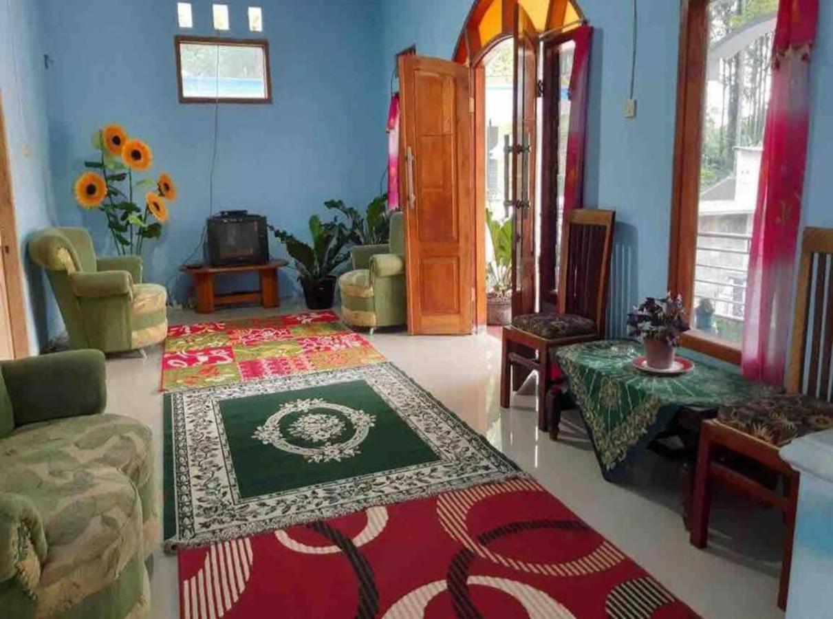 Express O 91370 Rumah Pemandangan Semeru Asli Lumajang Екстер'єр фото